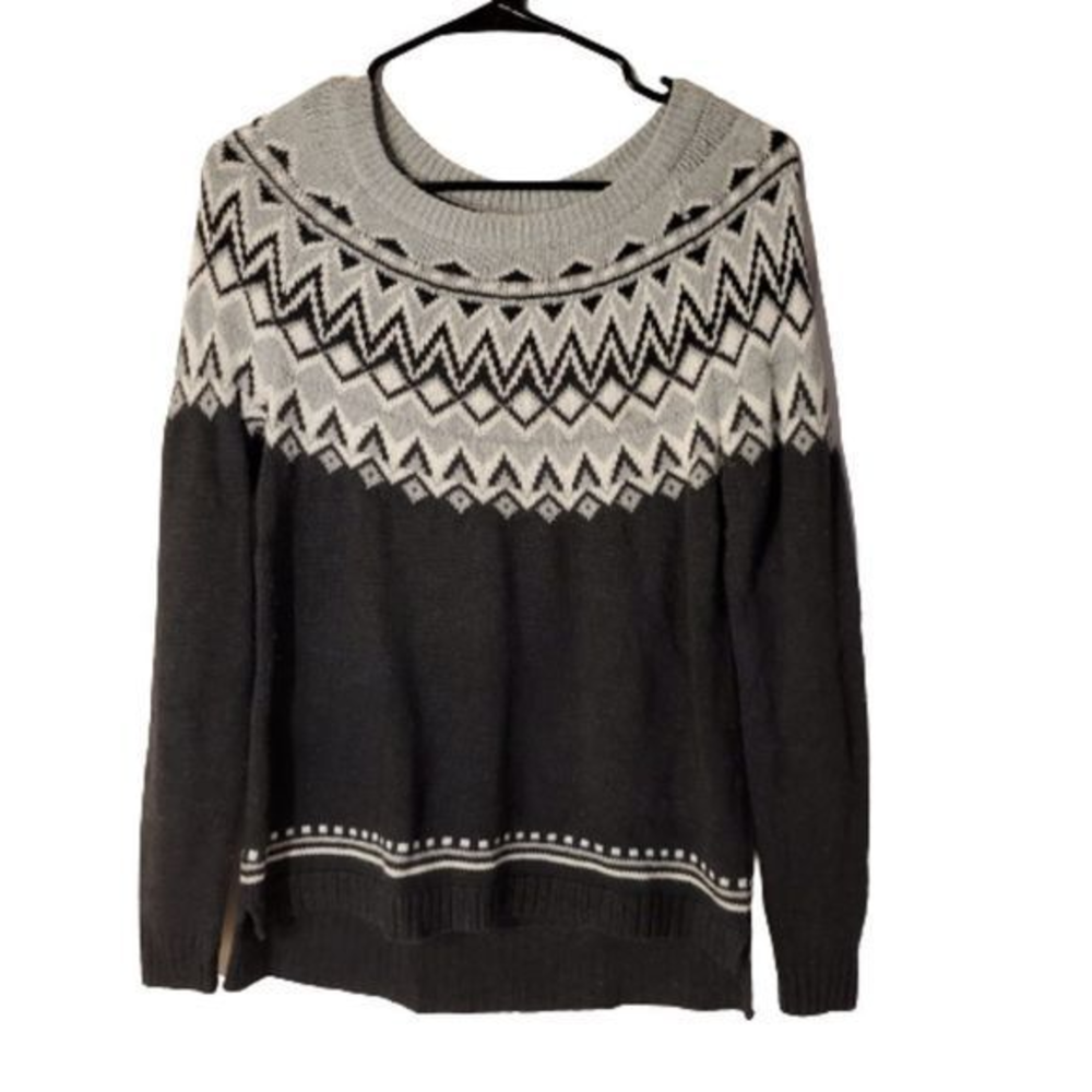 Old Navy black and gray‎ sweater.